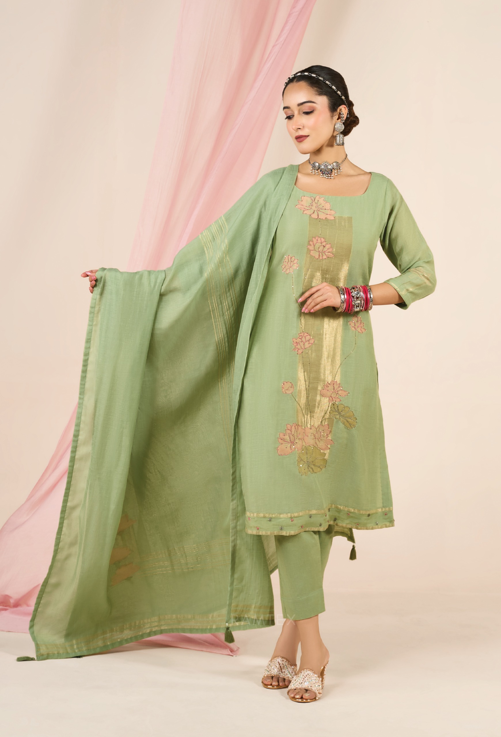 MUL-LINEN HERITAGE